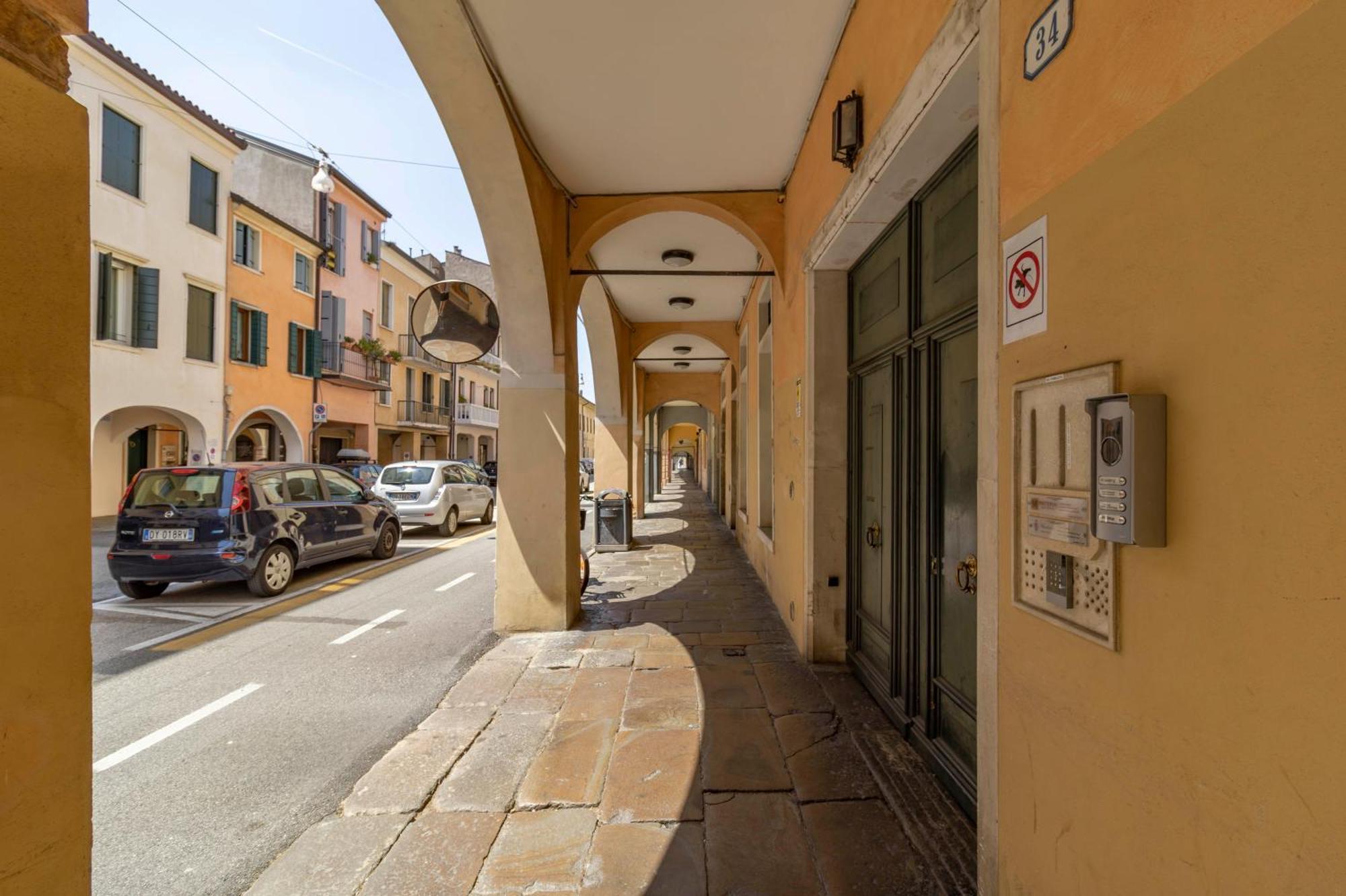 Ferienwohnung Casa Charleston In Palazzo Nobiliare Al Duomo Padua Exterior foto